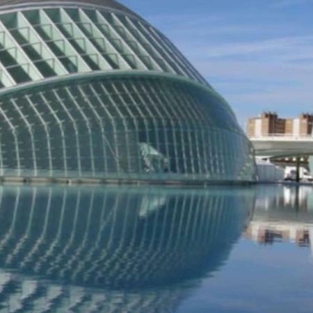 Loft En La Ciudad De Las Ciencias Y Cerca De La Playa Valencia Luaran gambar