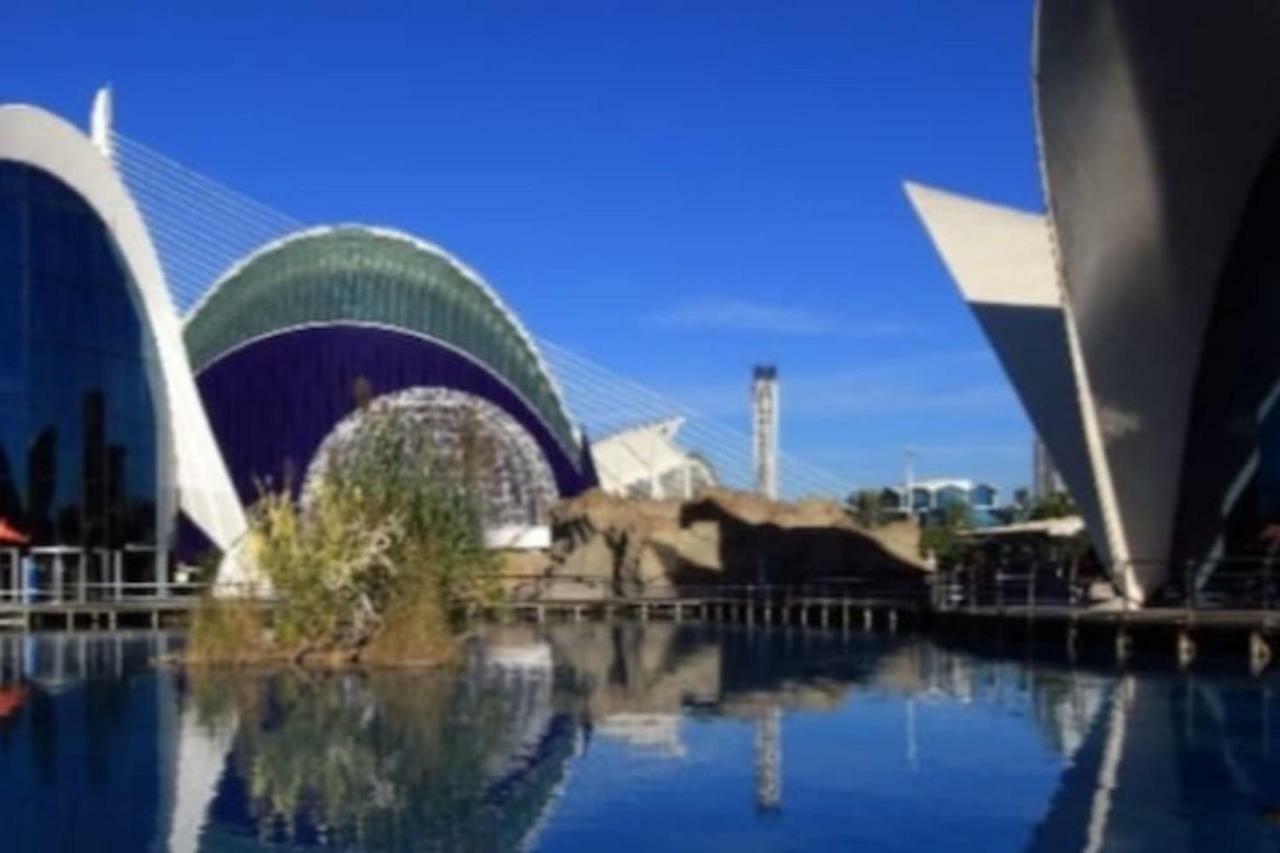 Loft En La Ciudad De Las Ciencias Y Cerca De La Playa Valencia Luaran gambar